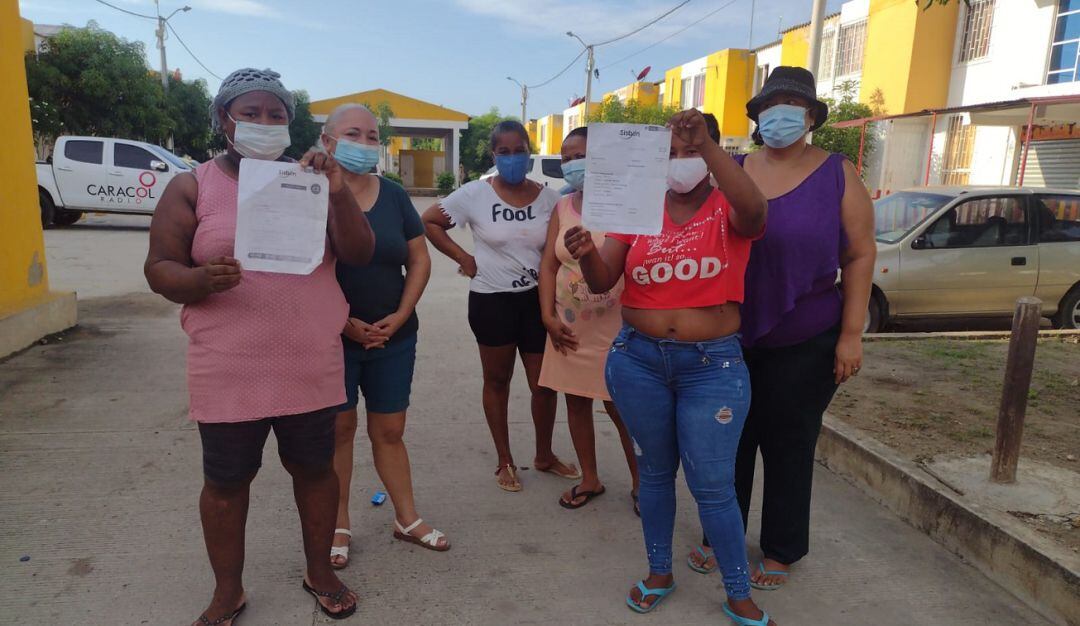 La comunidad está molesta porque aseguran que no han podido acceder a los beneficios del gobierno