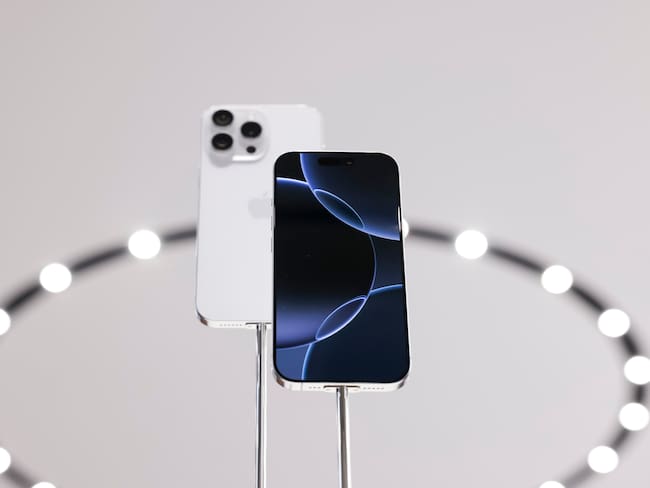 Cupertino (United States), 09/09/2024.- A display of the new Apple iPhone 16 models at Apple's 'Glowtime' product launch event on the campus of Apple Park in Cupertino, California, USA, 09 September 2024. The company introduced new iPhone models, the new Apple Watch Series 10, as well as new AirPods. EFE/EPA/PETER DASILVA