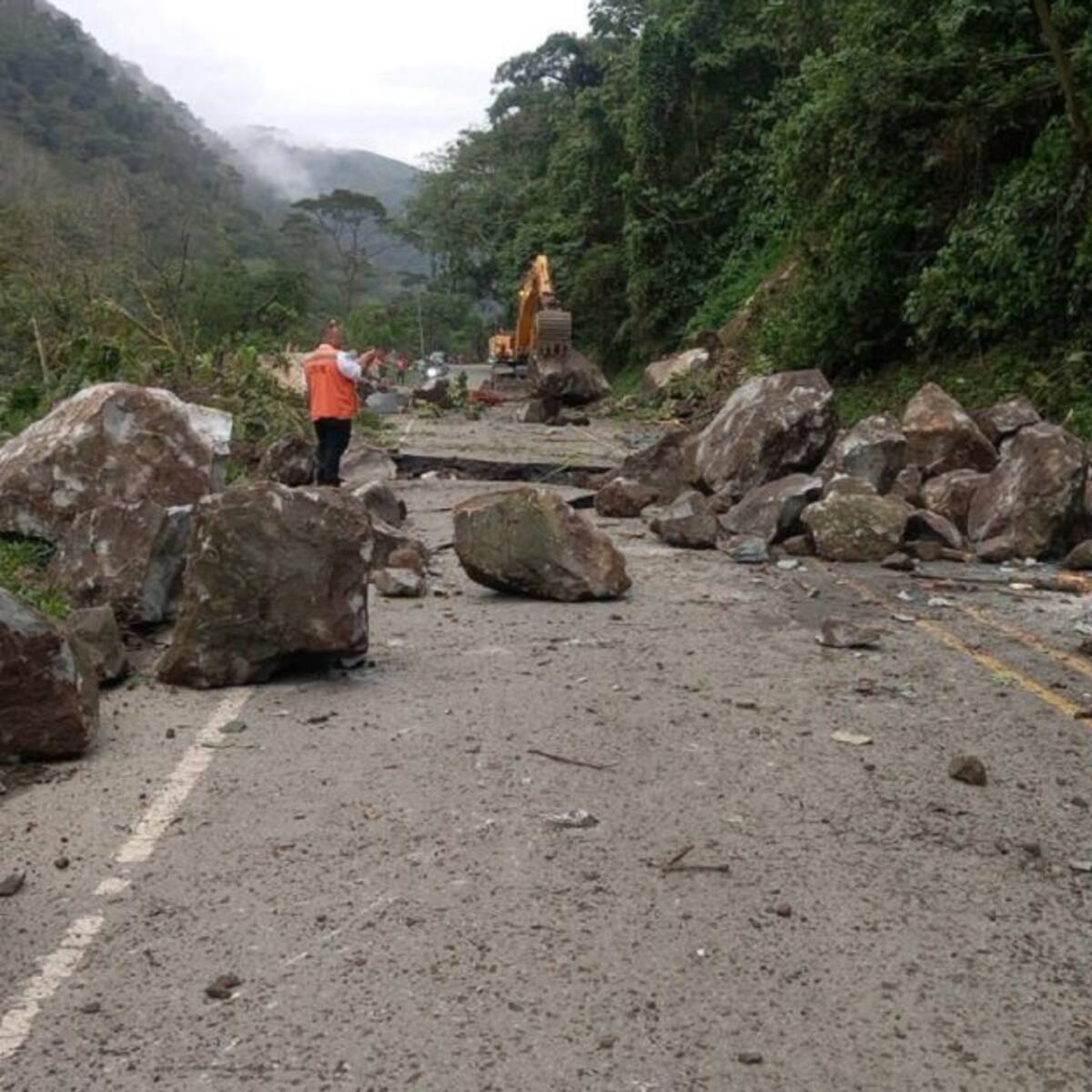 Vía Manizales - Medellín cerrada por deslizamiento