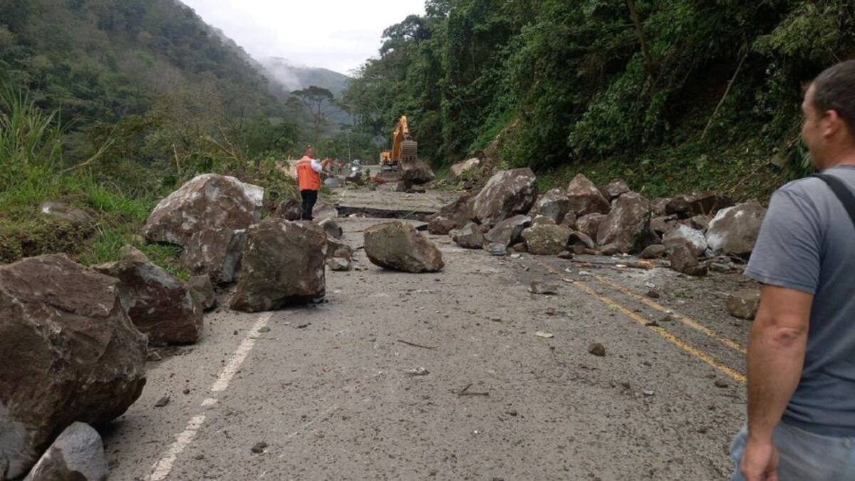 Vía Manizales - Medellín cerrada por deslizamiento