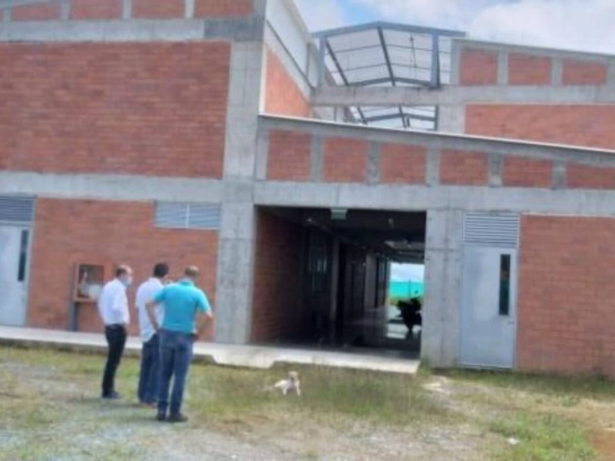 Empezarán a entregar obras educativas que están suspendidas en Caldas