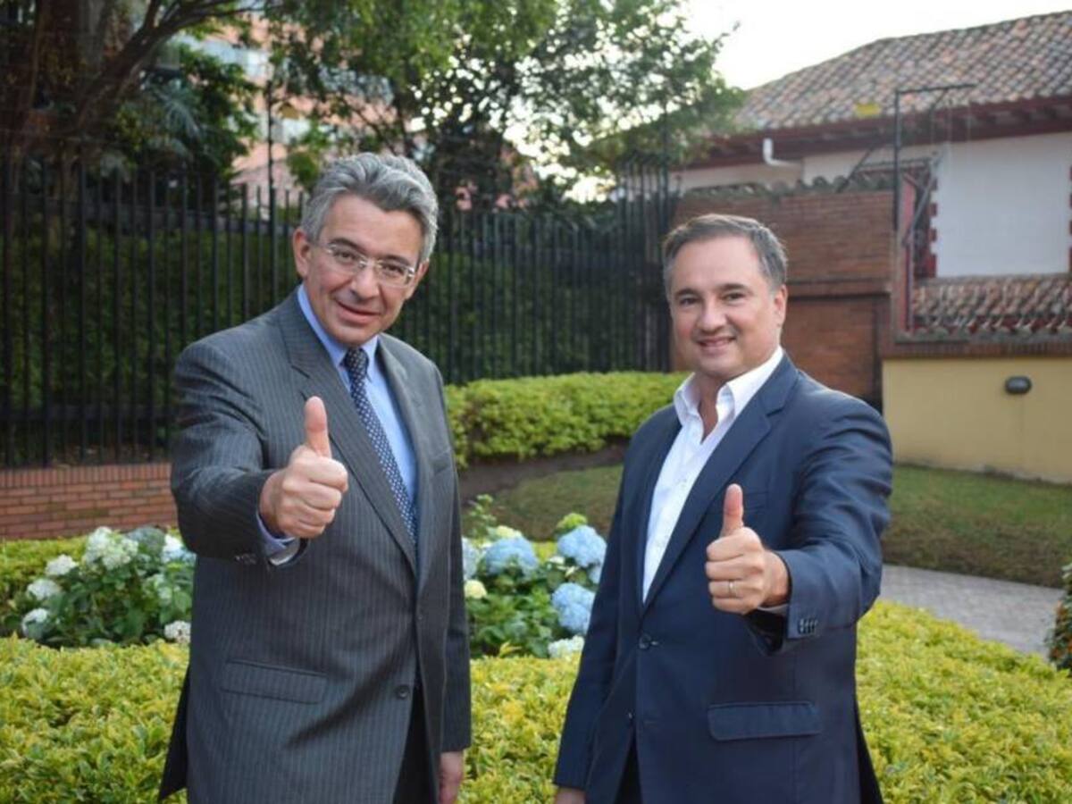 Enrique Gómez inscribió su candidatura presidencial