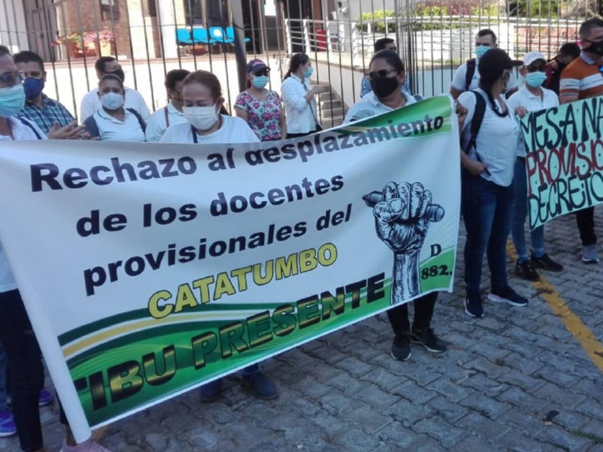 Docentes del Catatumbo protestan por reinicio de concurso de competencias