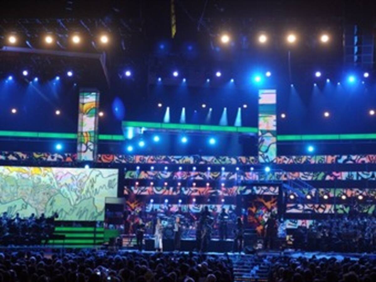 Las Vegas acoge los Grammy Latino en una jornada fría y lluviosa