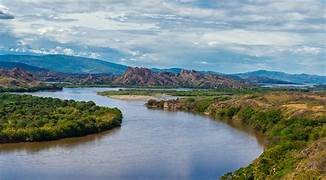 Según las autoridades, Hugo Armando Trujillo presentaba tres anotaciones por violencia intrafamiliar y una por lesiones personales, mientras que su esposa no presenta antecedentes judiciales.