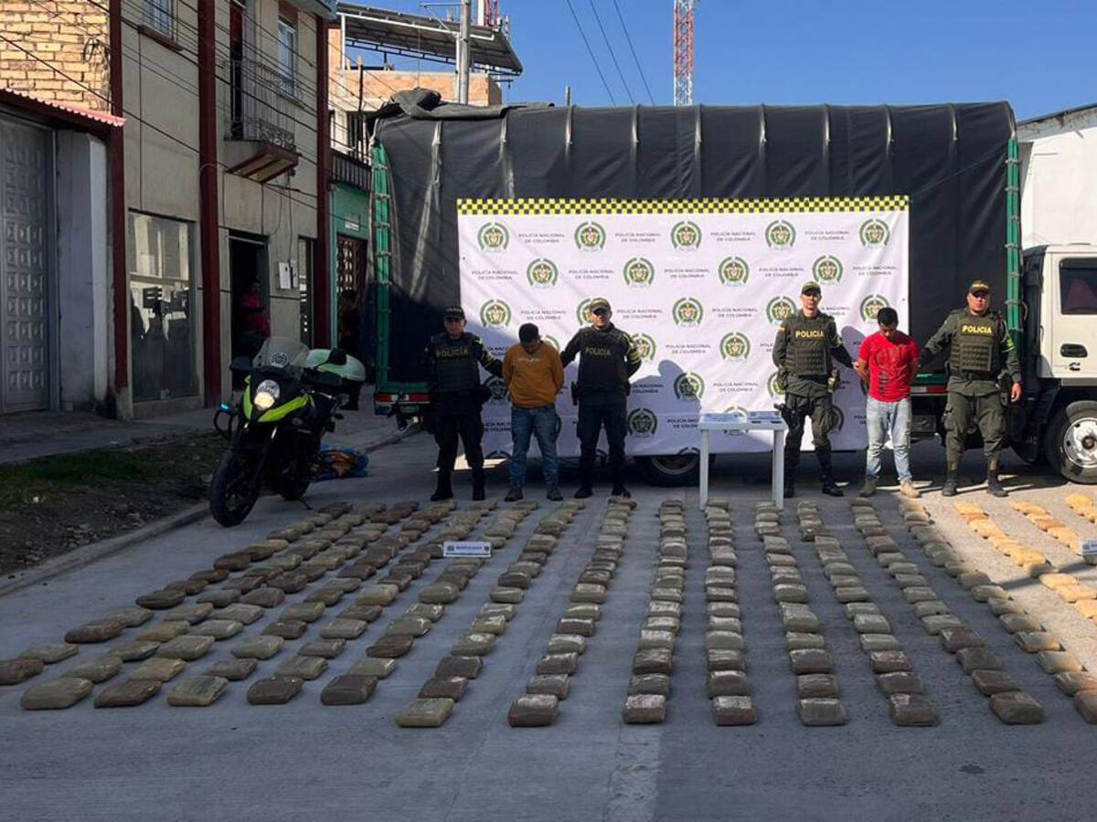 ¡Golpe al narcotráfico! Policía incauta 370 kilos de marihuana en Pitalito