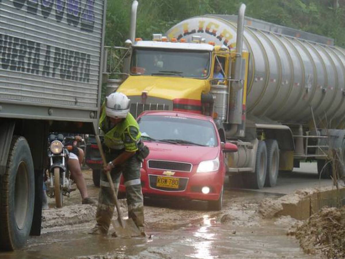 MinTransporte ordena cierre total indefinido del corredor Medellín-La Costa