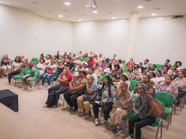 Cartagena apuesta por Festival del Frito sostenible: EPA capacita a matronas en gestión de aceite