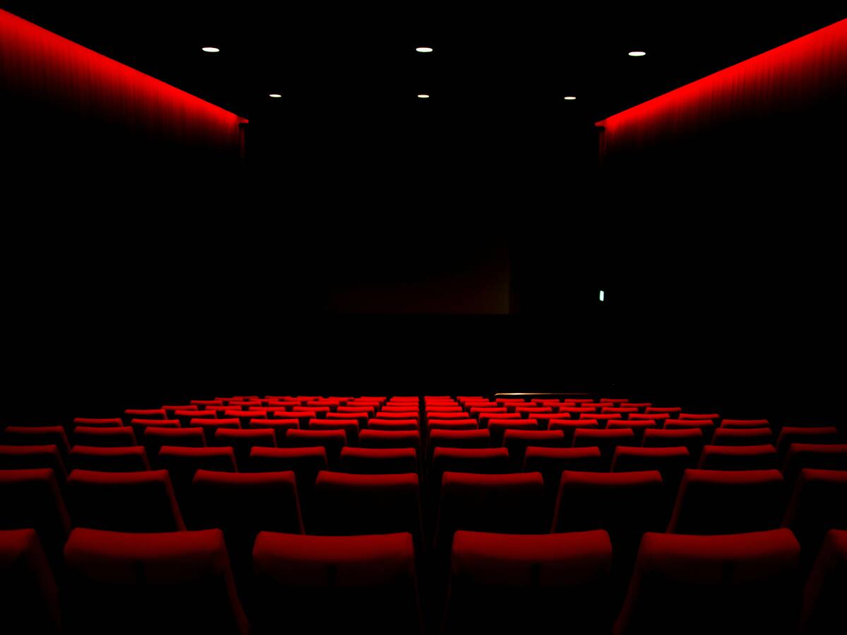 Es la práctica del desnudo social y de la vida en armonía: organizado del cine nudista