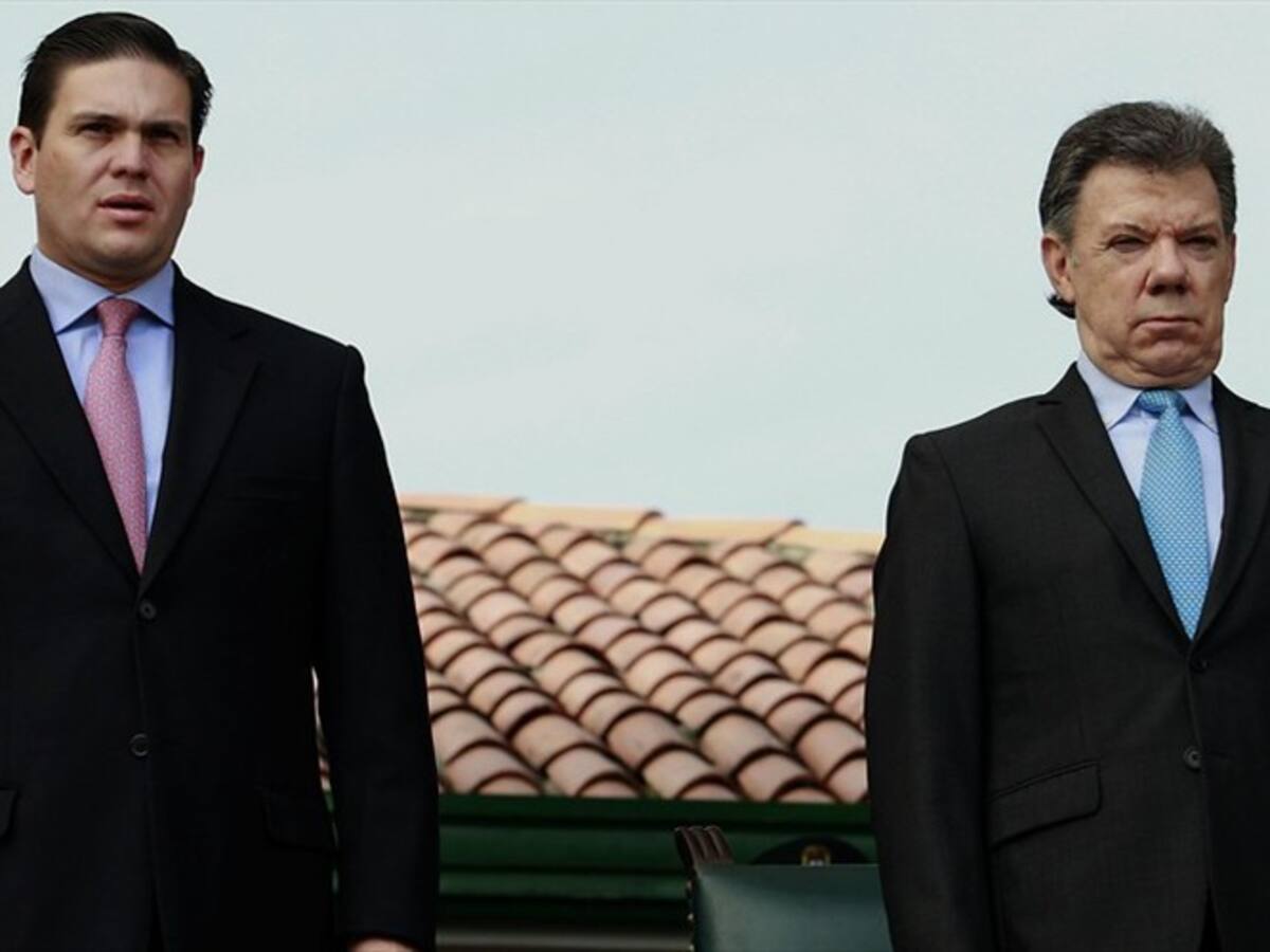 Presidente del Senado propone reunión entre Santos y Pinzón para limar asperezas