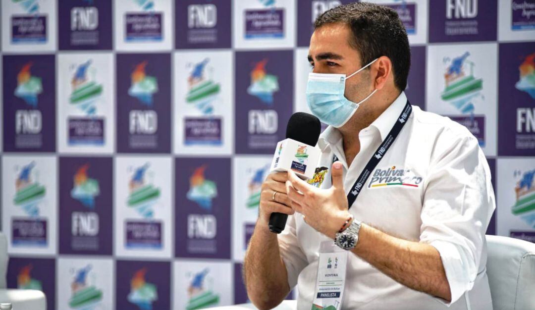 En su participación en el Foro Construagro, organizado por la FND, el gobernador Vicente Blel Scaff, ratificó su compromiso con la interconectividad