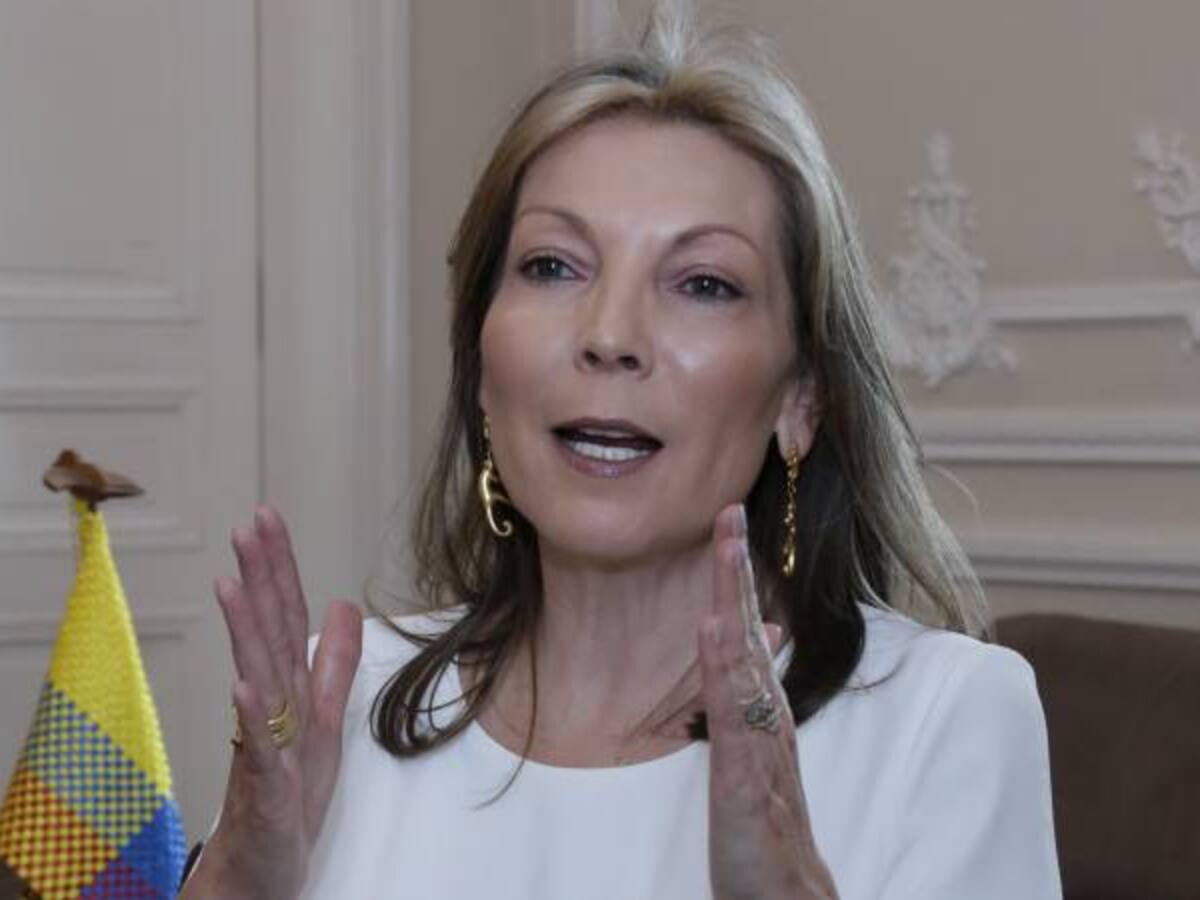 Esposa del Presidente Santos entrega obras para la educación en Córdoba
