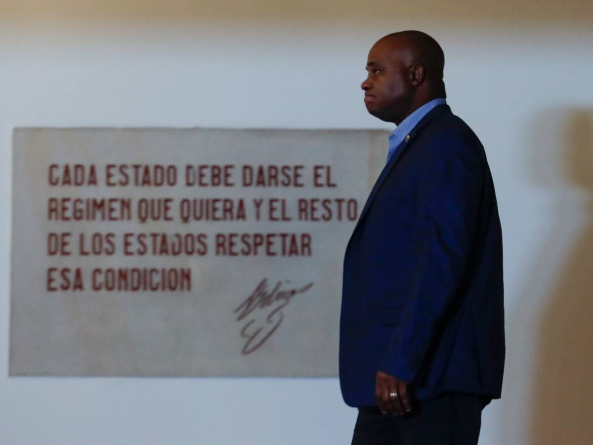 Murillo anuncia candidatura presidencial y dice que será independiente: “sin etiquetas ni herencias”