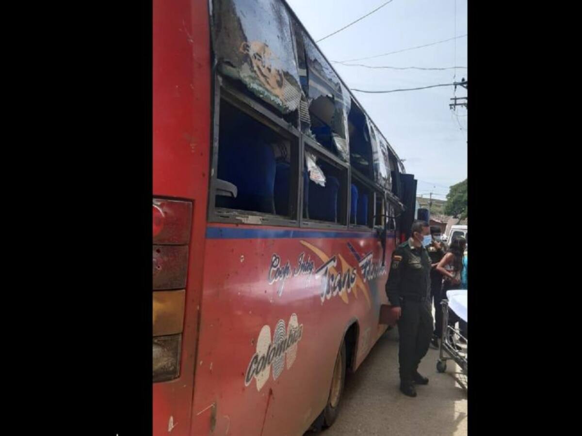 Cuatro civiles lesionados en un atentado contra una patrulla de la Policía