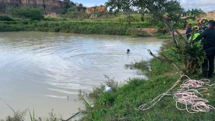 Dos niños se ahogaron en un lago por rescatar un balón