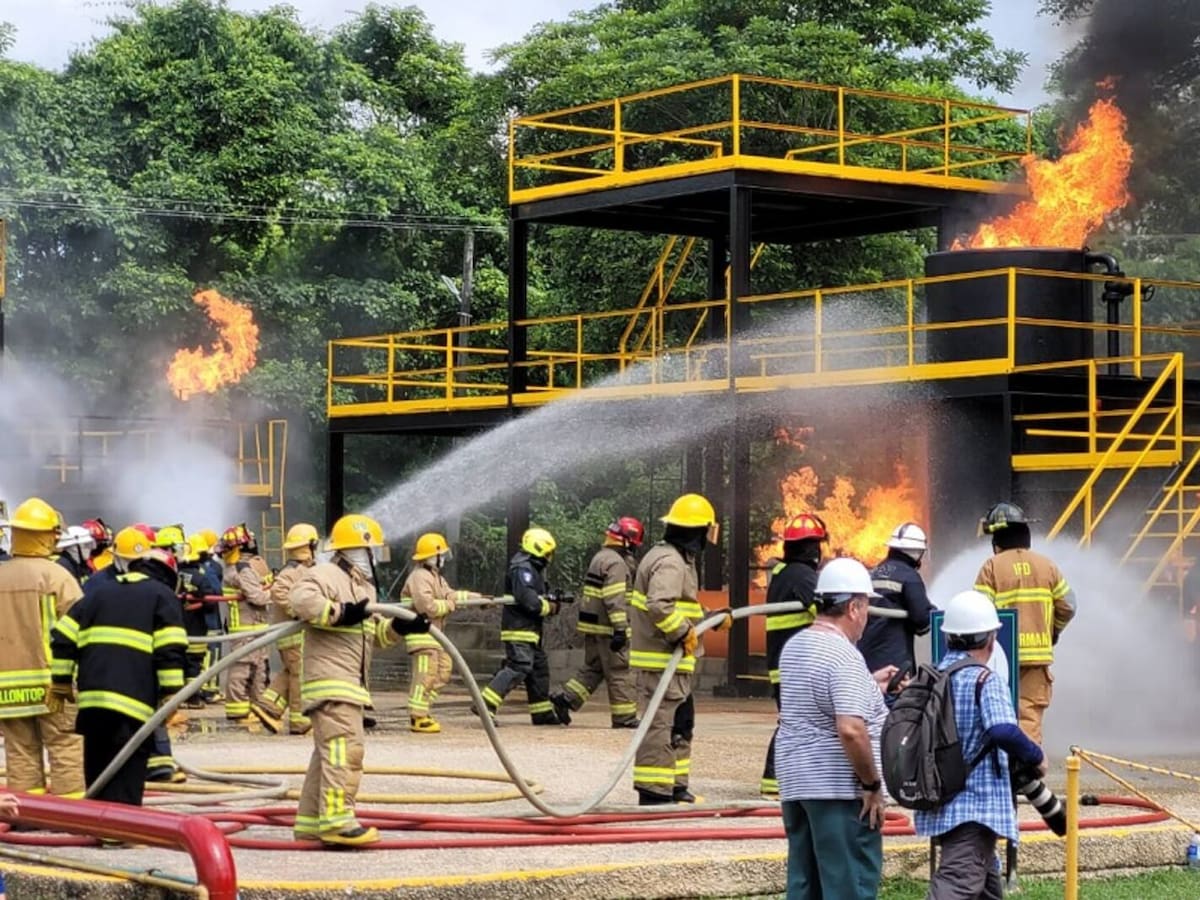 Más de 300 bomberos de toda Latinoamérica se capacitarán en Cartagena de Indias