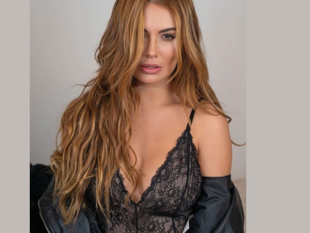 "Uy no, se pasó": a Sara Uribe por baile con corsé, tanga y mallas