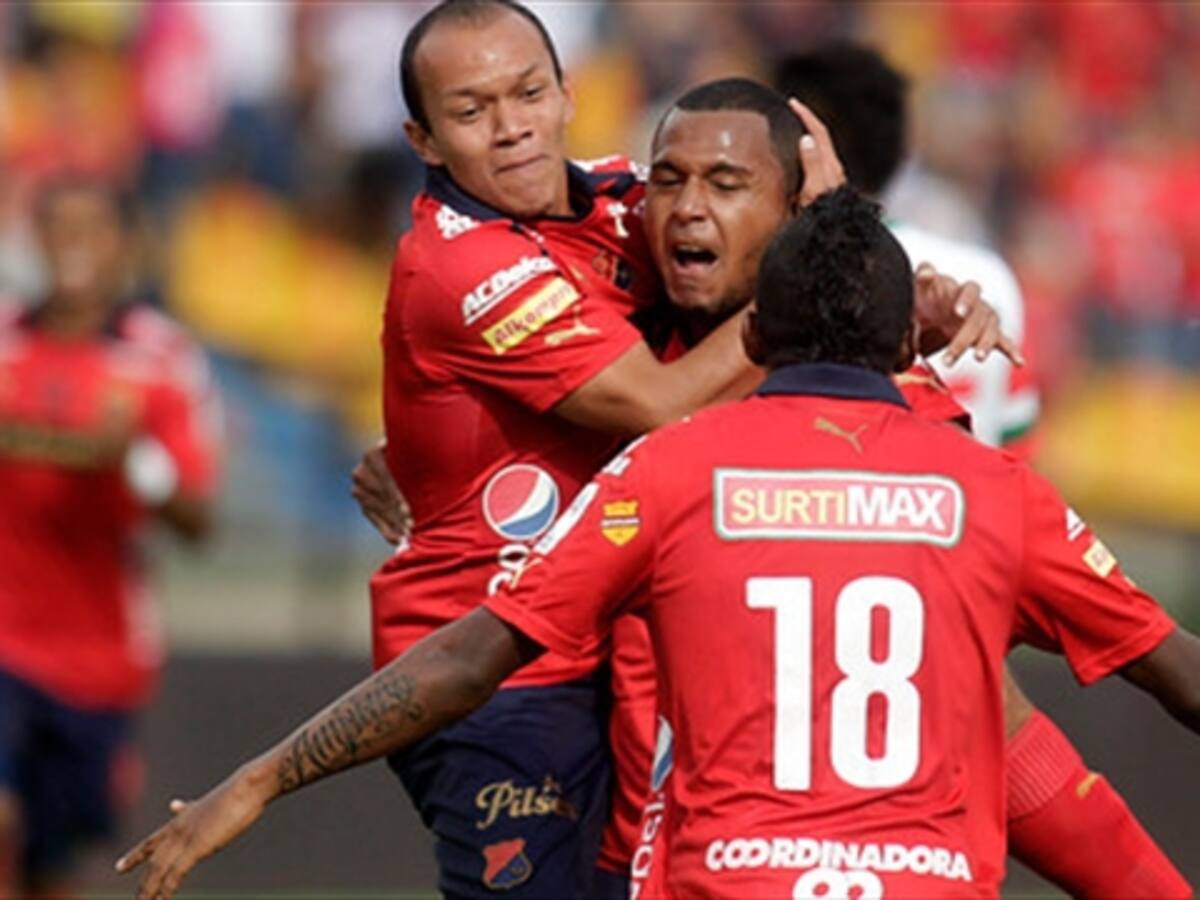 Un gol de Daniel Hernández pone al Medellín en lo más alto de la tabla