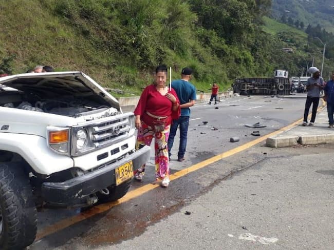 Un muerto y dos heridos en accidente tránsito en la Medellín-Bogotá
