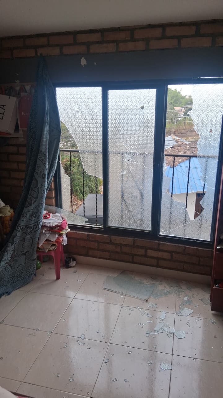 Con más de 20 explosivos lanzados desde drones, disidencias atacaron a la Policía en El Tambo, Cauca. Foto: Red apoyo Cauca .
