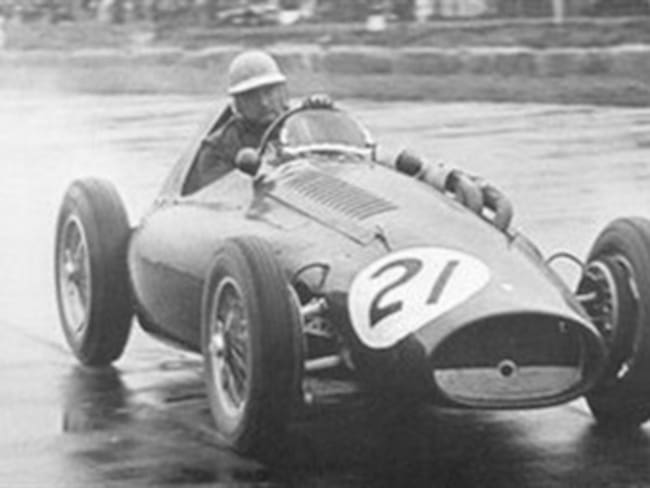 EFEMÉRIDE 22 DE ABRIL/José Froilán González ganó la carrera de F1 en Silverstone. El argentino se convertió en el primer piloto en darle un triunfo a la escudería Ferrari.