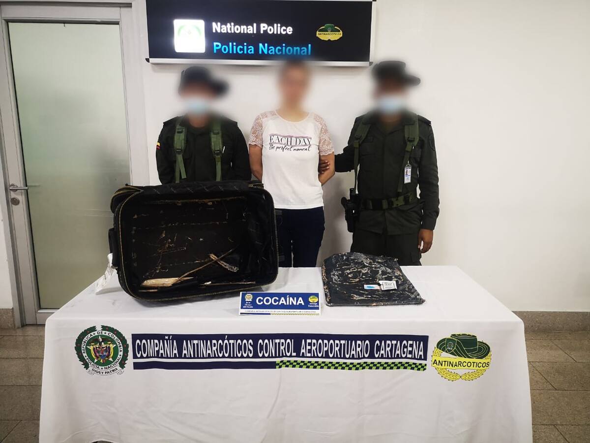 En Aeropuerto de Cartagena fue capturada mujer letona con 2 kilos de cocaína