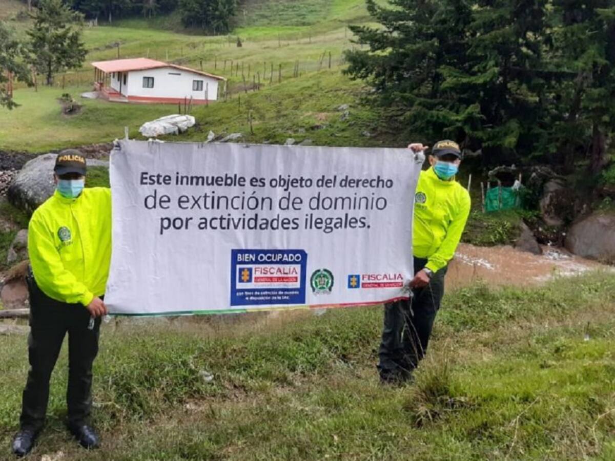 Decomisan millonarios bienes a grupos armados ilegales en Antioquia