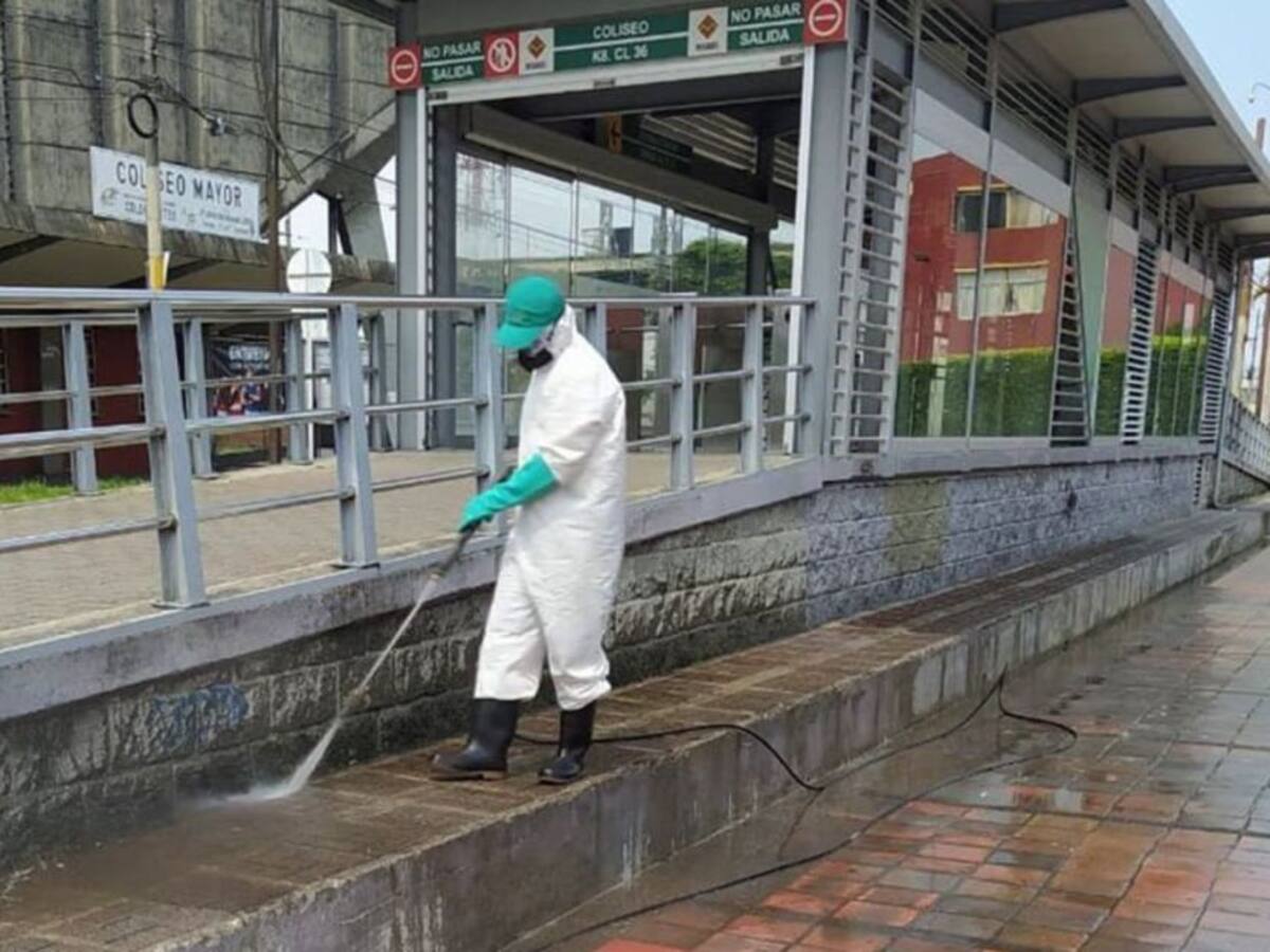 Inició el lavado y desinfección de calles y escenarios públicos de Pereira