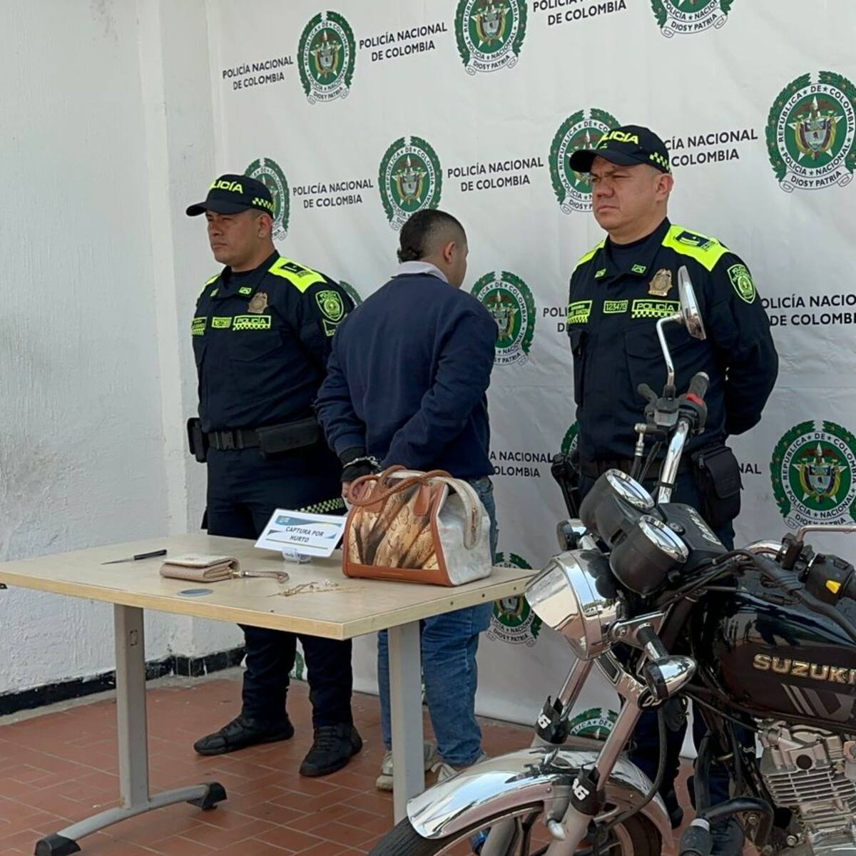 Capturan a ‘motoladrón’ que le robó $22 millones a dos mujeres en Floridablanca
