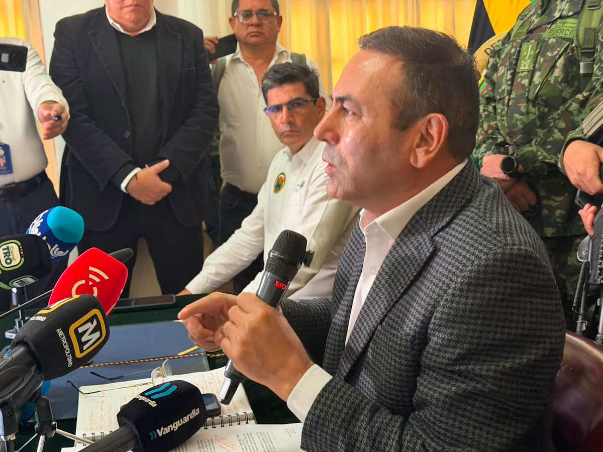 “A las malas, nada”: Gobernador de Santander por protesta en la Troncal del Magdalena Medio
