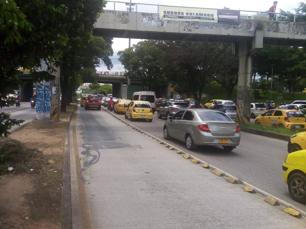 3 accidentes de tránsito generan caos vehicular en la autopista a Floridablanca