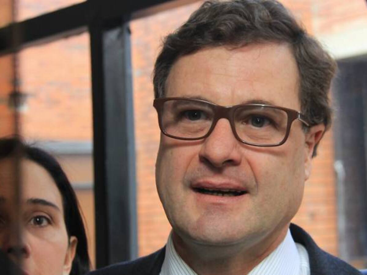 Luis Fernando Andrade cumple otro interrogatorio en la Fiscalía