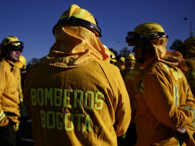 Roban camión con equipos y trajes para los Bomberos de Bogotá