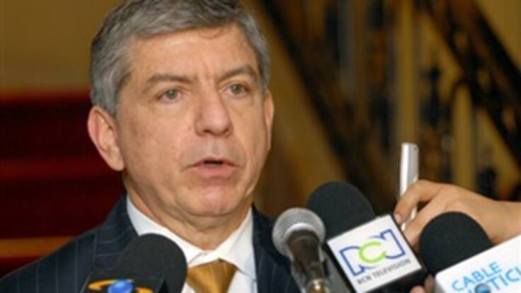 El gobierno es centralista y poco eficiente: César Gaviria