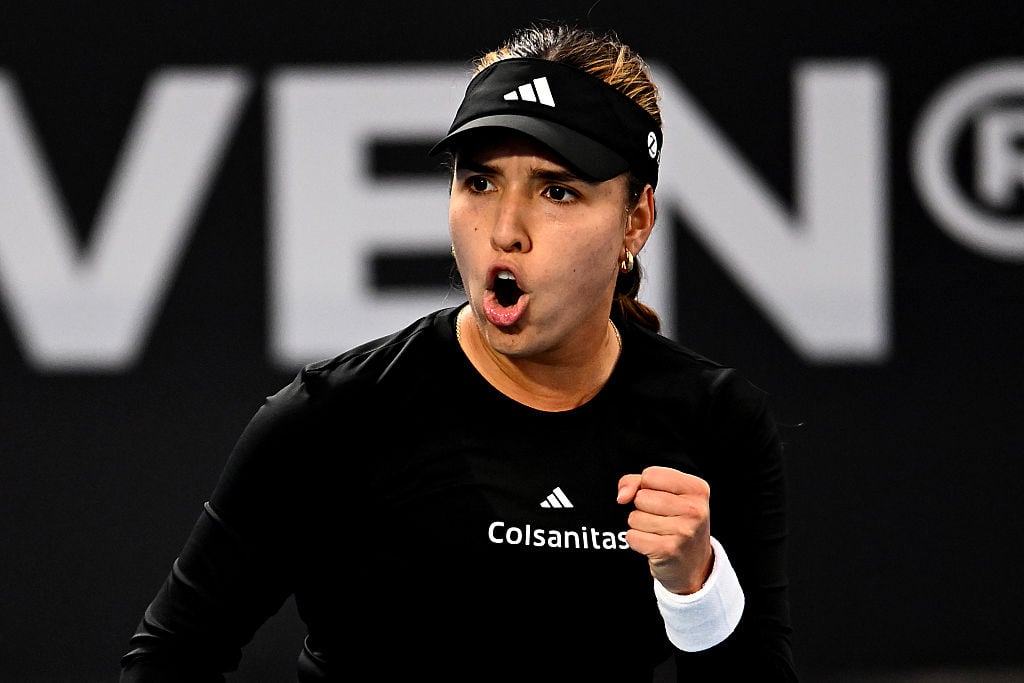 Camila Osorio durante su encuentro ante Emma Raducanu en el WTA 250 de Hbobart, el 13 de enero de 2026. FOTO: Steve Bell/Getty Images