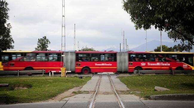 Transmilenio extenderá una hora la operación de los buses troncales, duales y de alimentación durante el 31 de diciembre. Foto: Colprensa