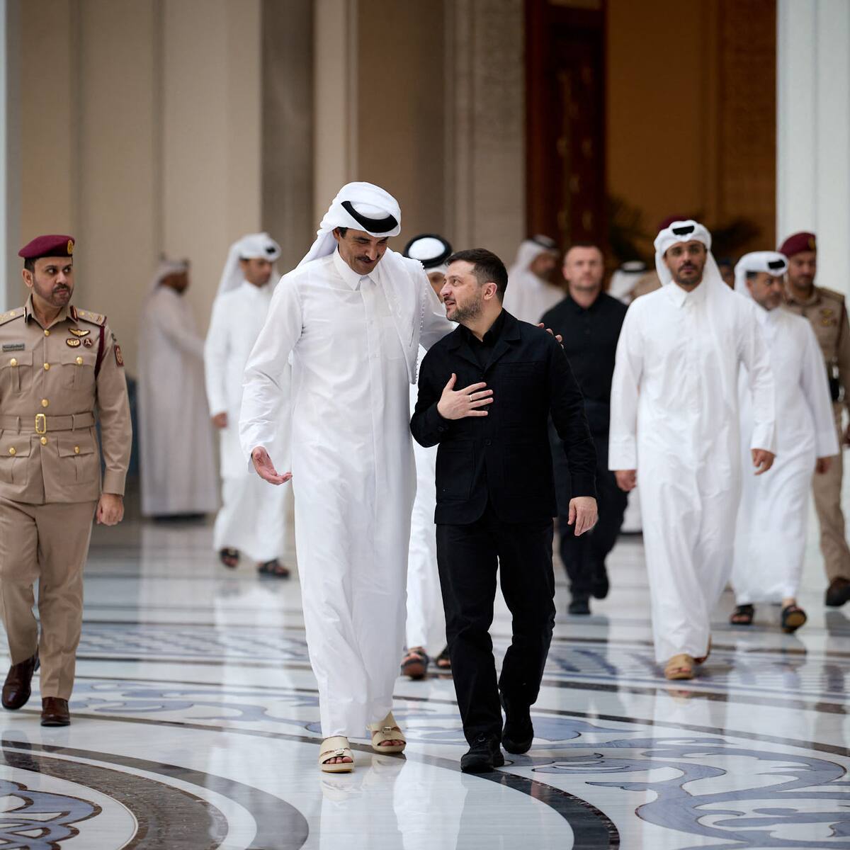 Volodímir Zelenski confirmó la firma de acuerdos de defensa con Emiratos y Catar