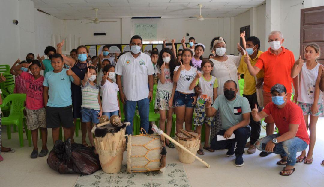 Las instituciones educativas beneficiadas se encuentran ubicadas en los corregimientos El Cuatro, Juan Arias y Cascajal.