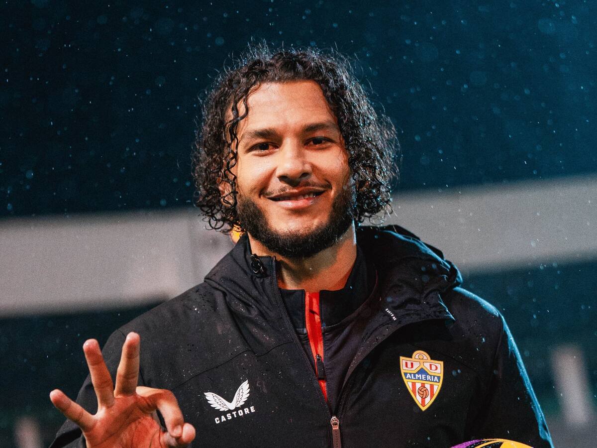 El colombiano Luis Suárez marca un triplete y le da la victoria al Almería en España