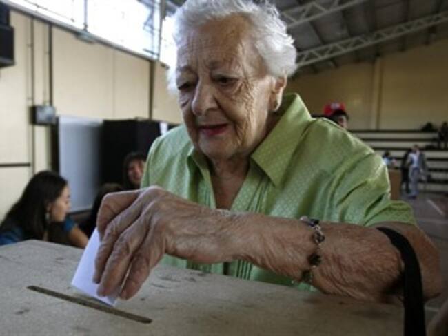 Comenzó segunda vuelta de elección presidencial en Chile