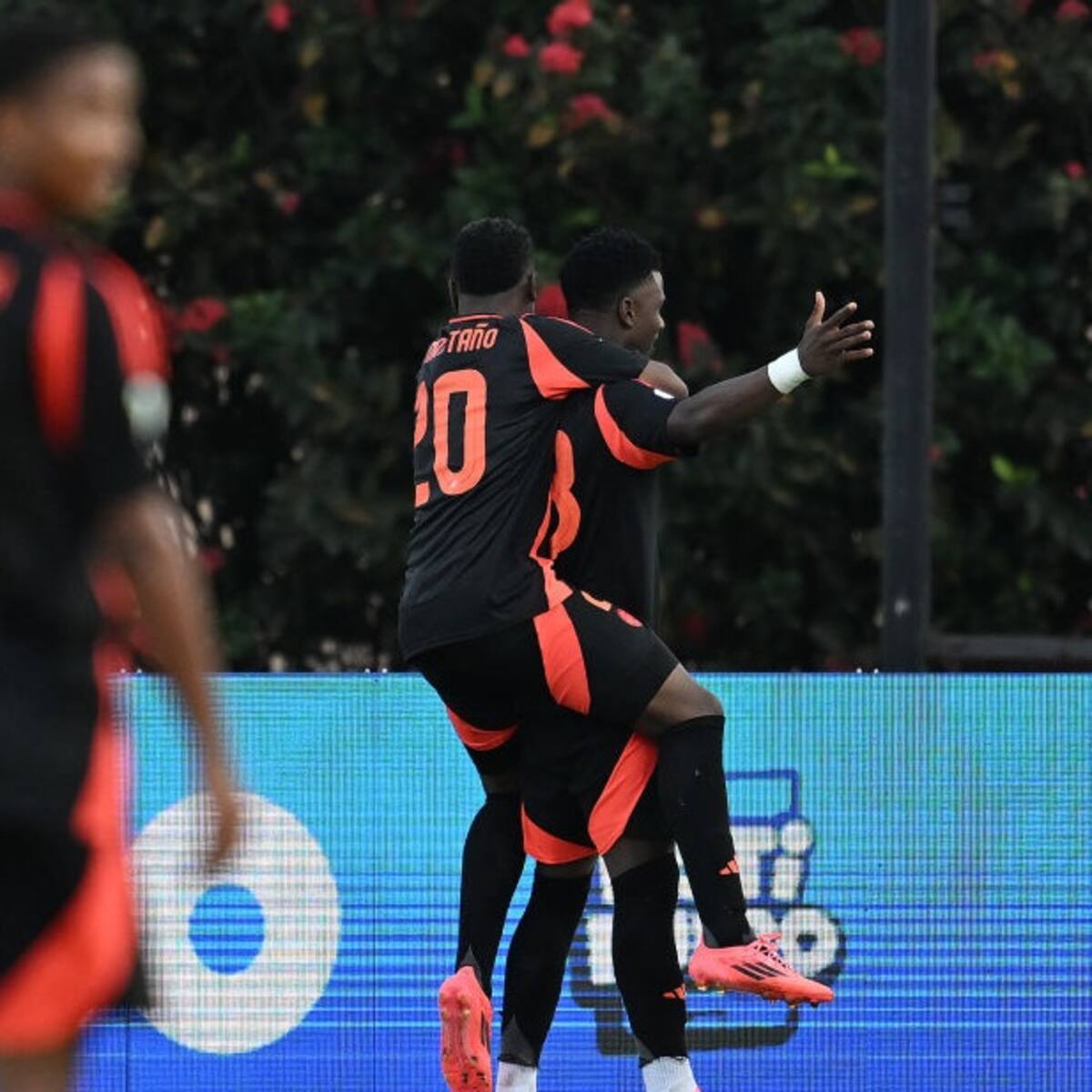 Colombia, con nómina alterna, vence a Brasil y termina líder del Grupo B