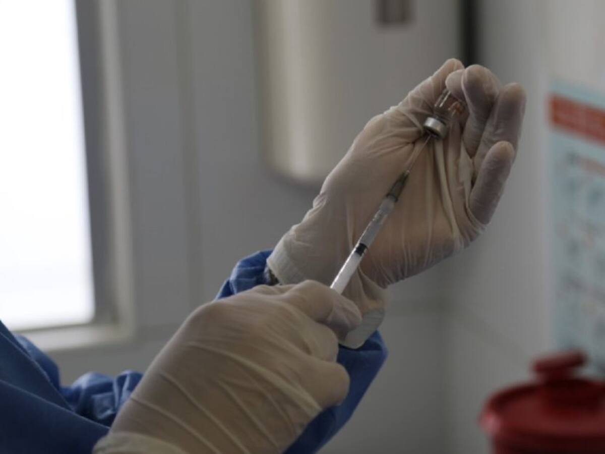 Medellín inició estudio de vacunación con población entre los 16 y 59 años