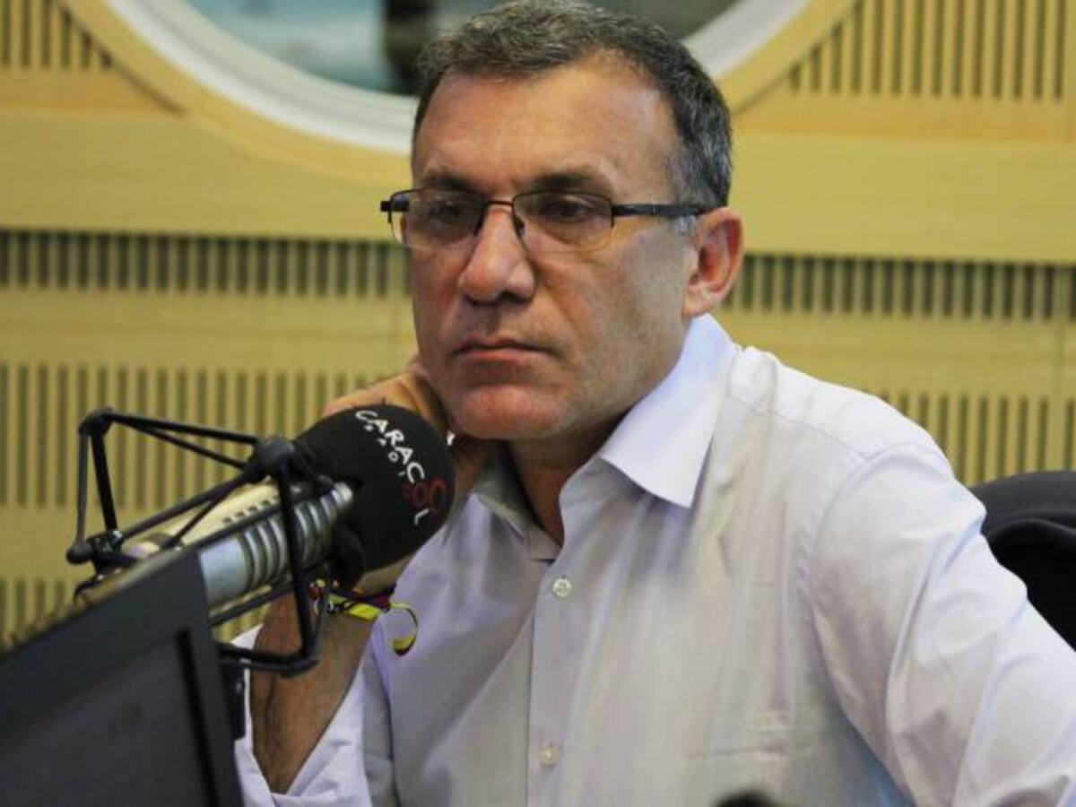 Defensa de Roy Barreras: "les pedimos a los militares que se juegan la vida, pero les negamos el derecho a votar"