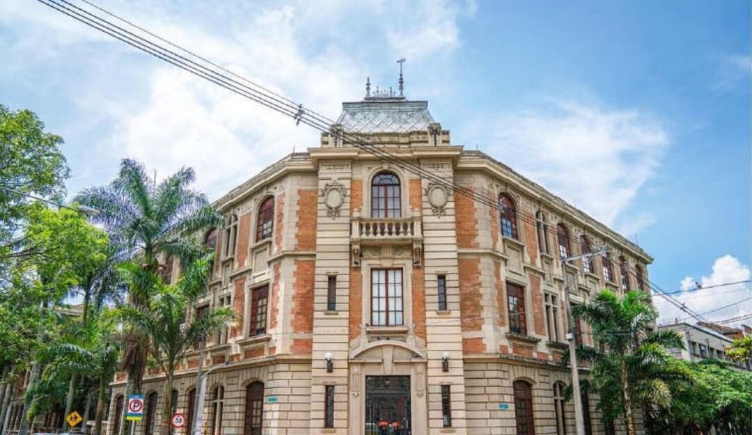 Los especialistas apoyarán la emergencia de Covid-19 y podrán empezar a ejercer siete semanas antes de lo esperado