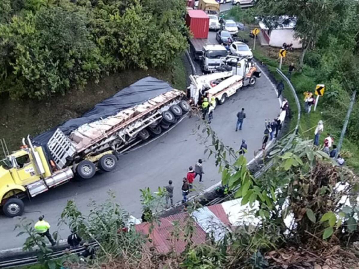 Aumentó la accidentalidad en la vía Manizales – Bogotá por el Alto de Letra