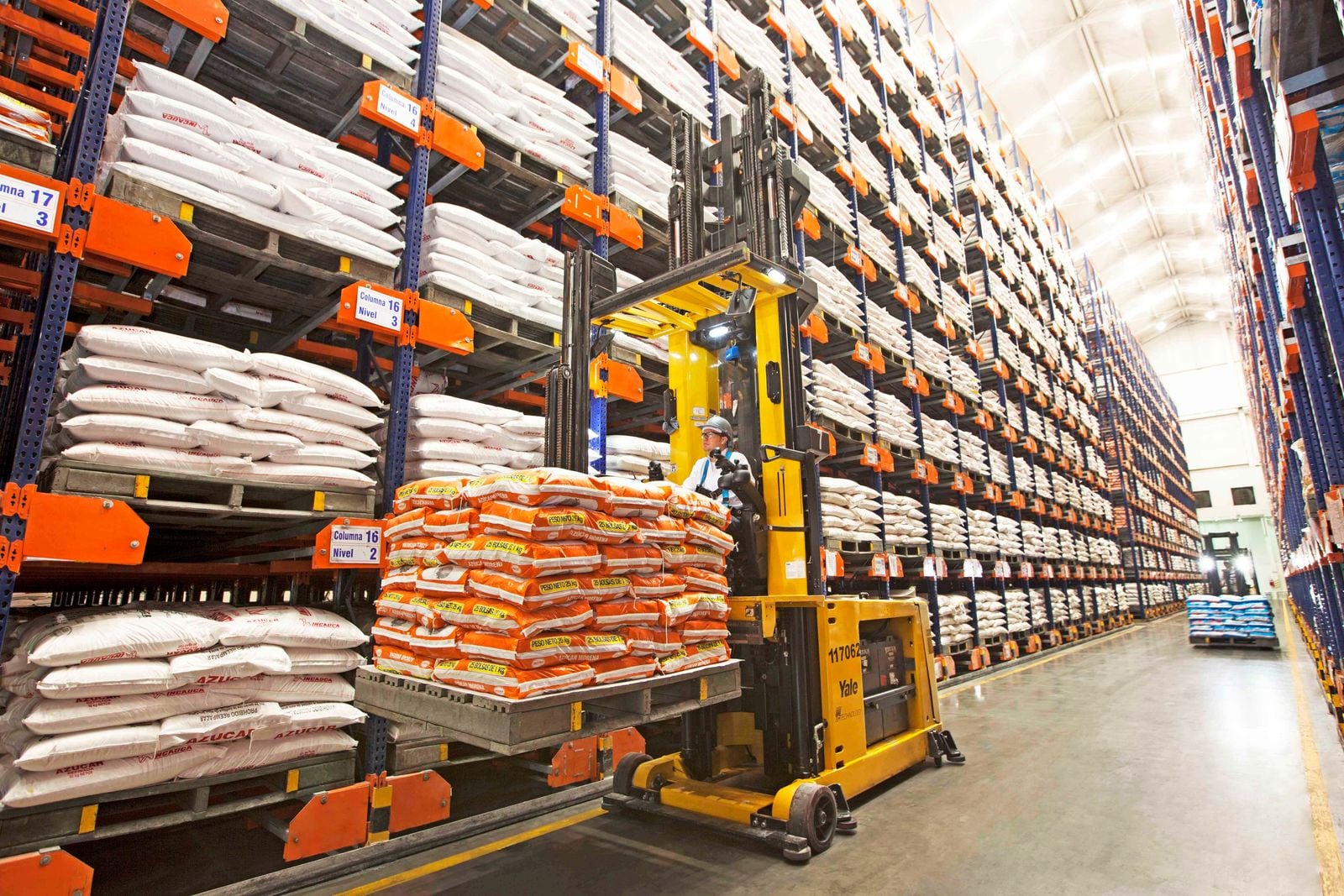 Según cifras de la DIAN, entre 2023 y 2025 Ecuador se ubicó como el quinto destino de las exportaciones de azúcar colombiana, con un promedio anual cercano a las 56 mil toneladas. Foto: Asocaña.