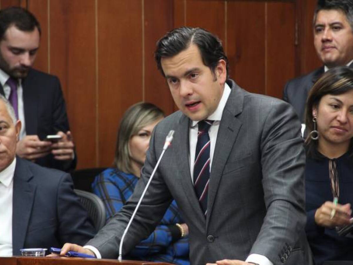 Liberales piden renuncia a Rodrigo Lara como presidente de la Cámara