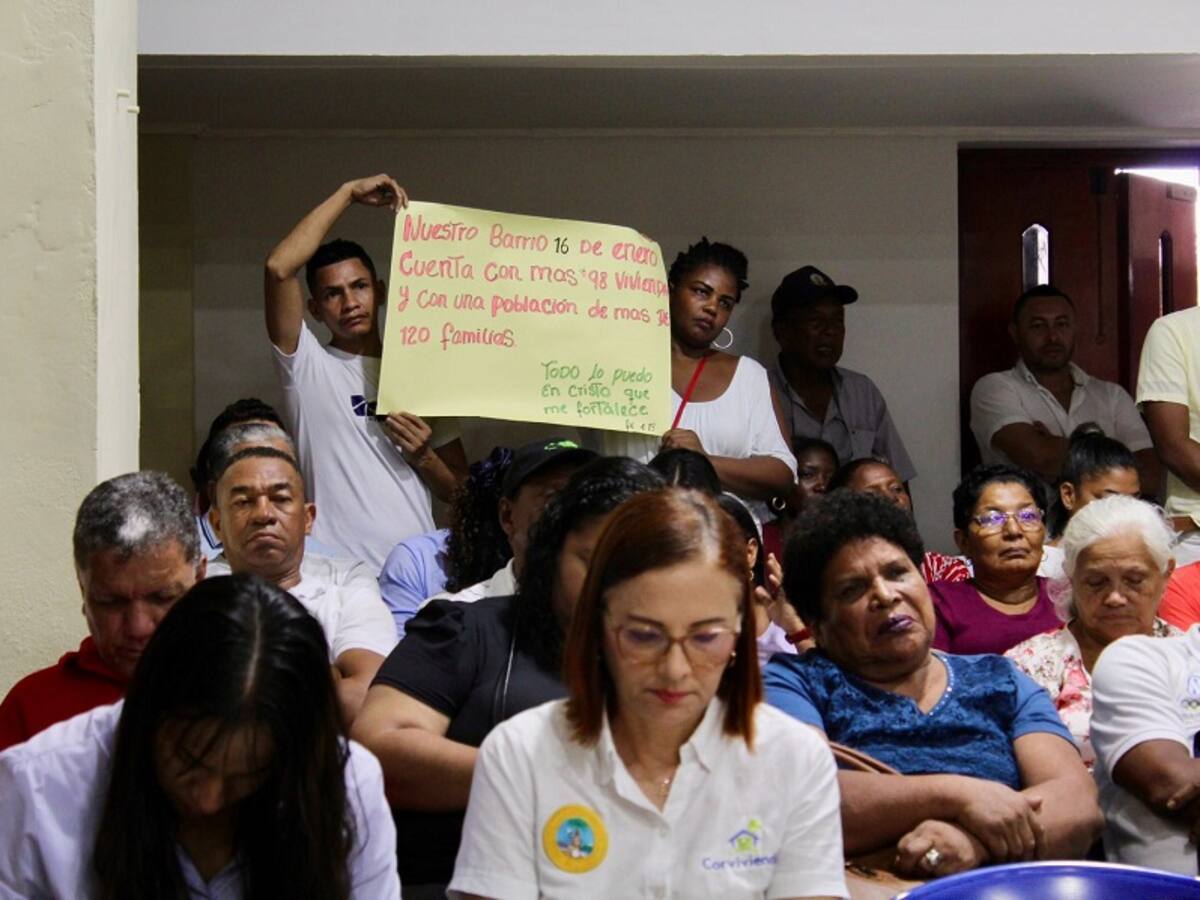 Concejo analiza proyecto que busca autorizar al alcalde Dumek enajenar predios invadidos