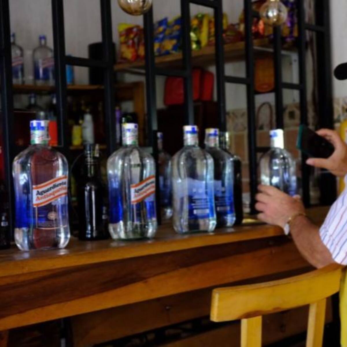 Ojo con el trago: En Santander incautaron 70.000 unidades de licor adulterado
