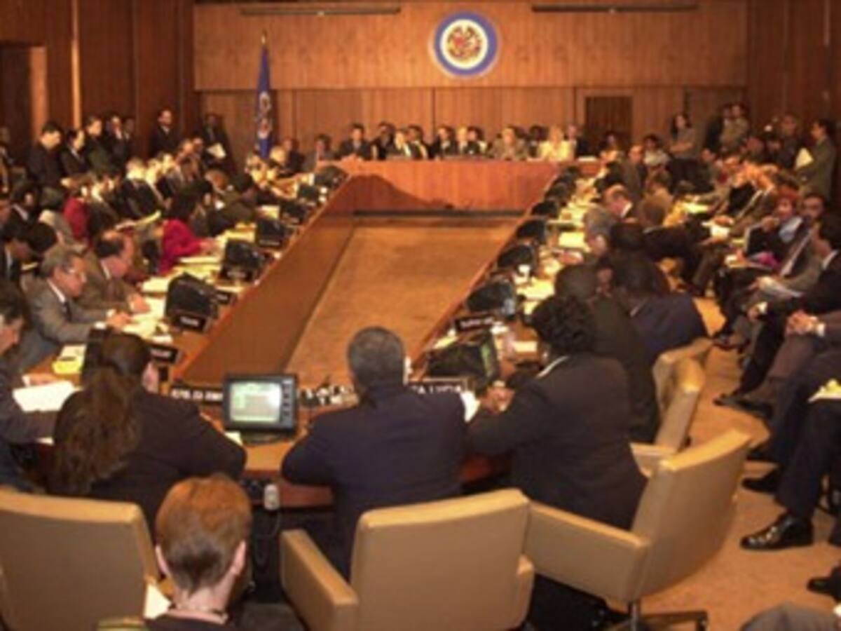 Comunidad internacional desaprueba que no se restituya a Zelaya